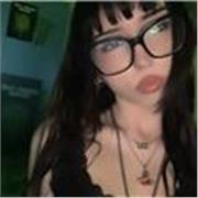 Soy joven con ganas de enseñar y con mucha ímpetu y cuidado con los niños
