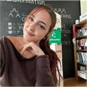 offro lezioni private a bambini delle scuole elementari e medie adattandole alle loro esigenze 