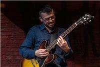 Lezioni di chitarra moderna (jazz, rock, funk, pop, reggae) e teoria musicale