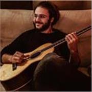 Musicista diplomato in conservatorio impartisce lezioni di chitarra e basso