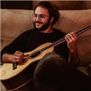 Musicista diplomato in conservatorio impartisce lezioni di chitarra e basso