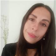 Soy una educadora que basándose en la educación no formal y el enfoque creativo aborda las materias con el fin de que estás sean amenas, interactivas y entretenidas.