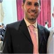 Soy Licenciado en comunicación social, carrera universitaria de cinco años más trabajo final. 