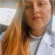 Abogada especialista imparte clases de derecho