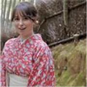 Diplômée en Master de Japonais, je propose des cours aux apprenants débutants et faux-débutants !