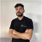 Cerchi un istruttore per i tuoi allenamenti? Sono un personal trainer, laureato in scienze motorie, e personalizzerò la tua seduta per i tuoi obiettivi, sia in casa che all’aperto.