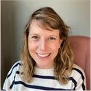 Fully qualified British primary school teacher, who is passionate about sharing her love of learning with students!