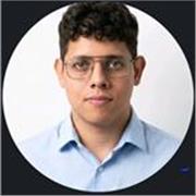 Profesional en Ingeniería Mecánica con experiencia en el sector industrial.