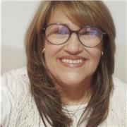 Profesional titulada en Administración de empresas, con experiencia en tareas dirigidas a niños/as de primaria y bachillerato