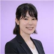 Japanisch-Tutor und Übersetzerin, die auf allen Niveaus unterrichtet.