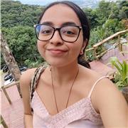 De profesión bióloga que durante mi carrera dicte refuerzos de biología a estudiantes de colegio en Villavicencio y Bogotá