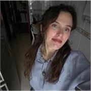 Como una persona responsable, empática y comprometida, con formación en Pedagogía y experiencia directa con menores. 