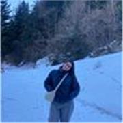 Diplomata al liceo classico e studentessa di lettere moderne