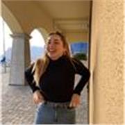 Studentessa diplomata di Liceo Linguistico G. Mazzini