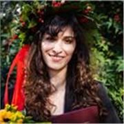 Laureata in Linguistica e Traduzione, inglese C2. Lezioni online per migliorare conversazione e grammatica in inglese.