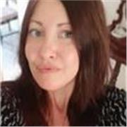 I am a cheerful young woman, i speak italian and i can help people thnks to my skills and knowledge
