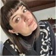 Sono una studentessa universitaria laureata in lettere, sono appassionata di insegnamento e di poter trasmettere le mie conoscenze