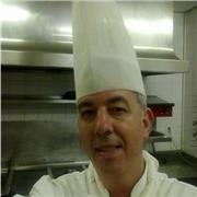 Titulado por la Escuela de Hostelería de Sevilla ( Taberna del Alabardero), diplomado como Formador Ocupacional por la Junta de Andalucía