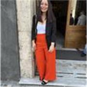 Offro lezioni private di inglese a studenti e a professionisti. Mi occupo anche di traduzioni.