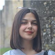 Étudiante en France née en Italie offre des cours pour aider les élèves dans les langues suivantes :italien, espagnol, anglais