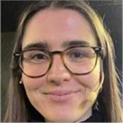 Profesora de alumnos de ESO y Bachiller de ciencias sociales, de cualquier edad, nivel y que tenga muchas ganas de aprender. 
