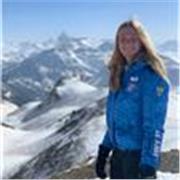 Studente di medicina impartisce lezioni di scienze per scuole elementari, medie e liceo