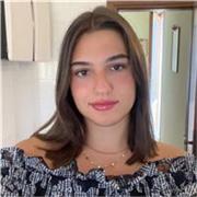 Studentessa universitaria offre lezioni di italiano per stranieri