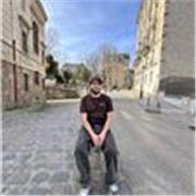 Ciao! Sono Simone, diplomato al Liceo Classico e attualmente studente di Informatica all’Università di Genova.
