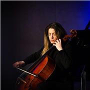 Vielseitige Online-Nachhilfe: Erfahrene Medizinstudentin und Profi-Cellistin unterstützt in MINT-Fächern, Sprachen und Musik