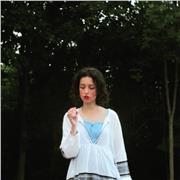 Ex studentessa del liceo classico diplomata con 100 offre lezioni di latino, greco, matematica, storia, filosofia e italiano