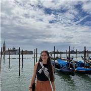 Profesora de apoyo con experiencia en la enseñanza a niños y adolescentes. Doy clases de inglés mayoritariamente. Aunque también de matemáticas, lengua, física, química