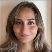 Me defino como una persona apasionada por la enseñanza, con una gran capacidad de escucha, empatía y comunicación.