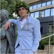 Laureato in Psicologia Clinica offre la sua esperienza e formazione per aiuto compiti