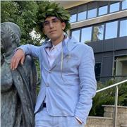 Laureato in Psicologia Clinica offre la sua esperienza e formazione per aiuto compiti