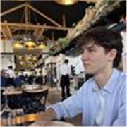 Alumno de ingeniería informática de 4° año con conocimiento sobre matemáticas y capacidad de aprender con el fin de enseñar