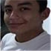 Estudiante que puede brindar apoyo o repaso en matemáticas básicas