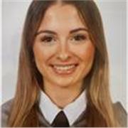 Estudiante de criminología imparte clases particulares para el alumnado de primaria y ESO