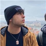 Scopri il piacere di imparare a suonare la chitarra con un approccio personalizzato e a basso costo