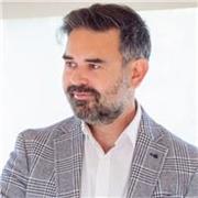 Soy un consultor de rr.hh. con más de veinte años de experiencia nacional e internacional en desarrollo de profesionales.