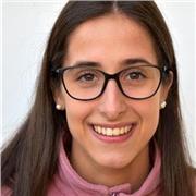 Profesor de actividades interactivas para niños de 5 años