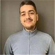 Professore di informatica appassionato di tecnologia, con esperienza in sistemi, reti, cloud, sicurezza e programmazione