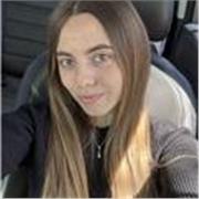 Estudiante de Medicina imparte clases de biología, química e inglés a nińos de todas las edades