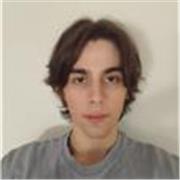 Estudiante con alto nivel de inglés que conoce las mayores dificultades para aprender el idioma y sabe como reforzar al alumno.