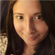 Profesora de primaria imparte clases de nivelación escolar
