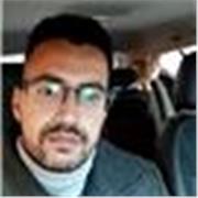 Profesor de castellano e inglés nivel C2. Trabajo como maestro de Information technology (impartiendo las clases en inglés)