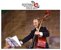 Maestro di musica con qualifica in professore d'orchestra e più di 30 anni di esperienza e militanza in band rock insegna chitarra acustica, elettrica, basso elettrico e contrabbasso. musica d'insieme formando gruppi dinamici di lavoro e composizione musi
