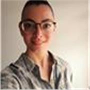 Étudiante expérimentée donne cours particuliers efficaces et personnalisés pour progresser rapidement