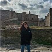 Laureata con lode in Filosofia e Scienze e Tecniche Psicologiche impartisce lezioni di psicologia