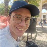 Estudiante del Grado de Matemáticas da clases de matemáticas, fisica y química. De nivel ESO y Bachillerato de forma presencial y