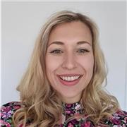 Fluent in English and Danish, I can set you up with the knowledge to hold conversations in Danish